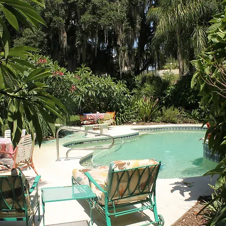 Heron Cay Lakeview Bed & Breakfast-3